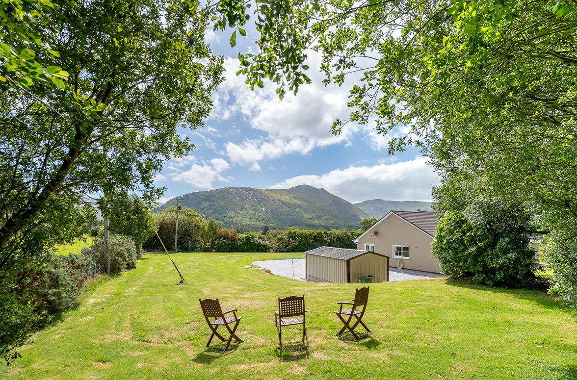 Clogherane, Lauragh Upper, Kenmare, Co. Kerry Clogherane, Lauragh Upper, Kenmare, Co. Kerry