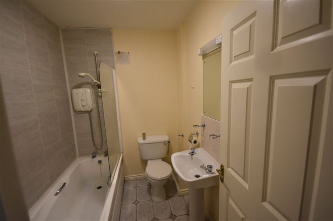 1 Hillcrest, James Connolly Street, Ballina, Co. Mayo