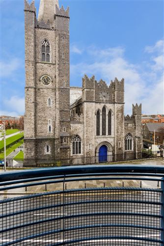 20 Rochfort House, Dean Court, Patrick Street, Dublin 8