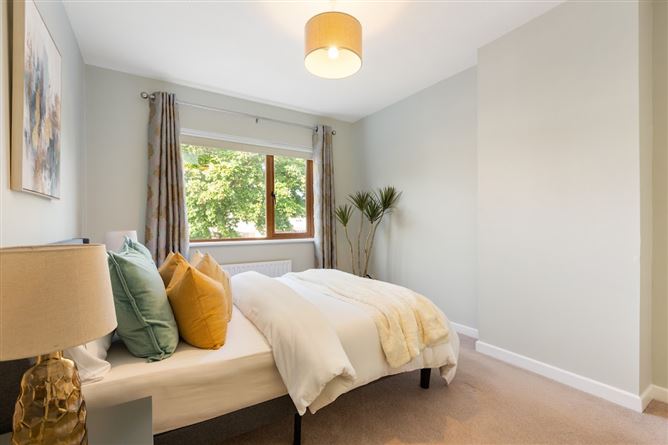 63 Mount Eagle Drive, Leopardstown, Dublin 18