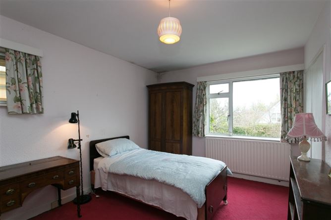 12 Saint Thomas Mead, Mount Merrion, Blackrock, Co. Dublin