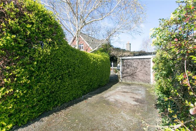 12 Saint Thomas Mead, Mount Merrion, Blackrock, Co. Dublin