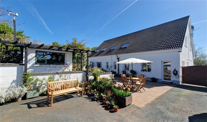 9 St. Ibar's Villas, Castlebridge, Wexford