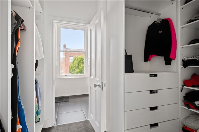 https://photos-a.propertyimages.ie/media/5/3/5/4950535/b1a2684a-c64d-4427-9c6c-9f002fd93442_l.jpg