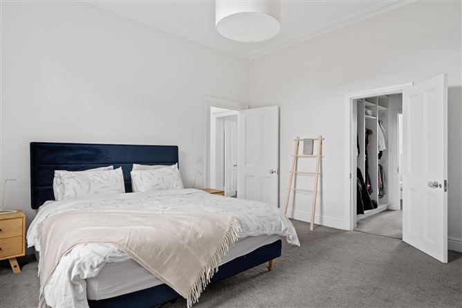 https://photos-a.propertyimages.ie/media/5/3/5/4950535/b1a2684a-c64d-4427-9c6c-9f002fd93442_l.jpg