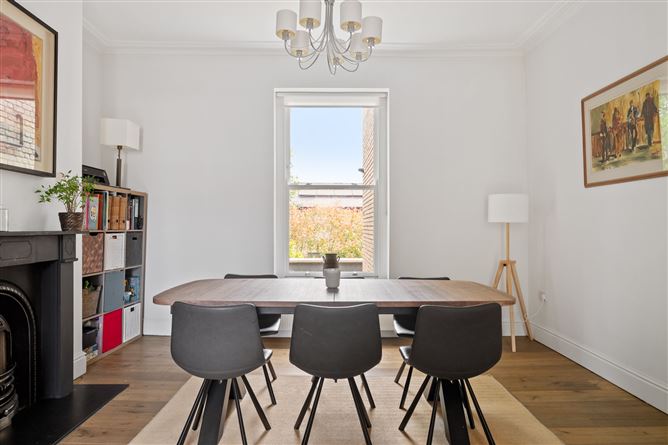 https://photos-a.propertyimages.ie/media/5/3/5/4950535/b1a2684a-c64d-4427-9c6c-9f002fd93442_l.jpg