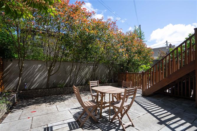 https://photos-a.propertyimages.ie/media/5/3/5/4950535/b1a2684a-c64d-4427-9c6c-9f002fd93442_l.jpg