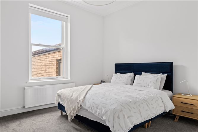 https://photos-a.propertyimages.ie/media/5/3/5/4950535/b1a2684a-c64d-4427-9c6c-9f002fd93442_l.jpg