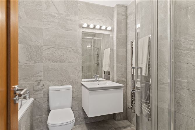 https://photos-a.propertyimages.ie/media/5/3/5/4950535/b1a2684a-c64d-4427-9c6c-9f002fd93442_l.jpg