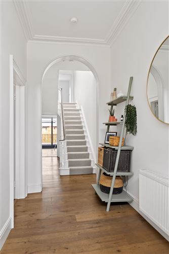 https://photos-a.propertyimages.ie/media/5/3/5/4950535/b1a2684a-c64d-4427-9c6c-9f002fd93442_l.jpg