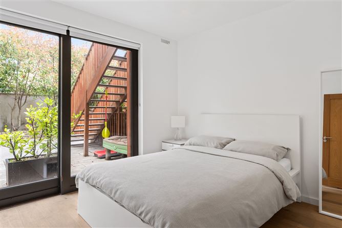 https://photos-a.propertyimages.ie/media/5/3/5/4950535/b1a2684a-c64d-4427-9c6c-9f002fd93442_l.jpg