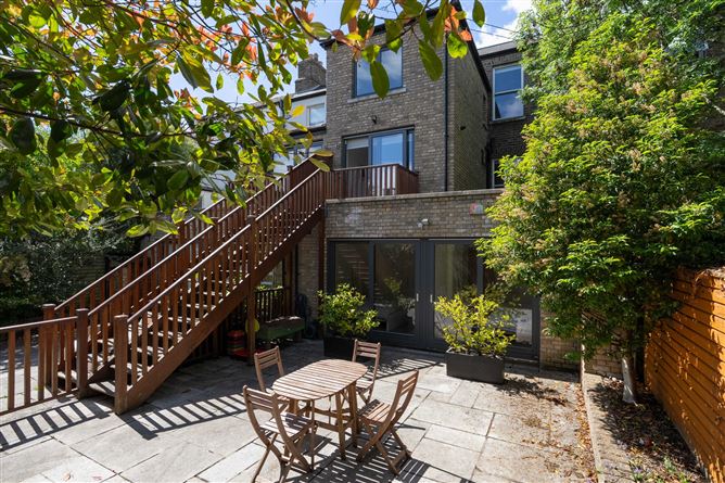 https://photos-a.propertyimages.ie/media/5/3/5/4950535/b1a2684a-c64d-4427-9c6c-9f002fd93442_l.jpg