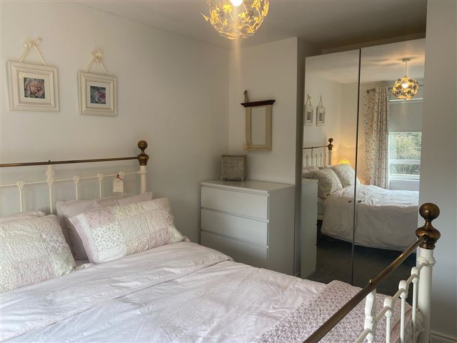 140 Knockbrack Downs, Drogheda, Louth
