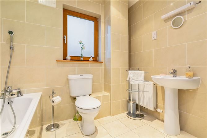 10 Oyster Bay, Rosses Point, Co. Sligo