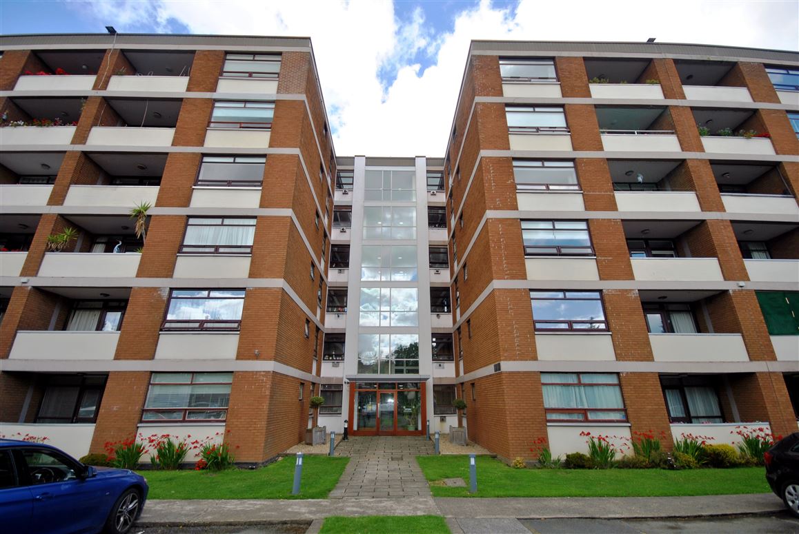 24 Rowan Hall, Millbrook Court,, Milltown, Dublin 6