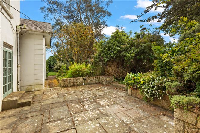 https://photos-a.propertyimages.ie/media/5/3/7/5001735/b208bd52-3cdd-4116-9c17-41552da78468_l.jpg