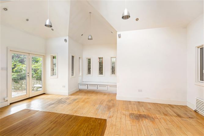 https://photos-a.propertyimages.ie/media/5/3/7/5001735/b208bd52-3cdd-4116-9c17-41552da78468_l.jpg