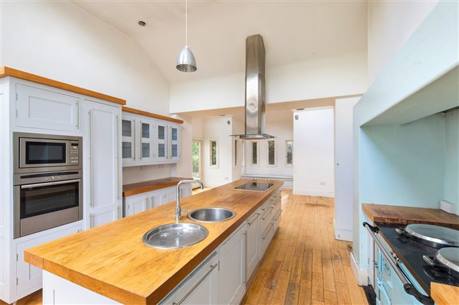 https://photos-a.propertyimages.ie/media/5/3/7/5001735/b208bd52-3cdd-4116-9c17-41552da78468_l.jpg