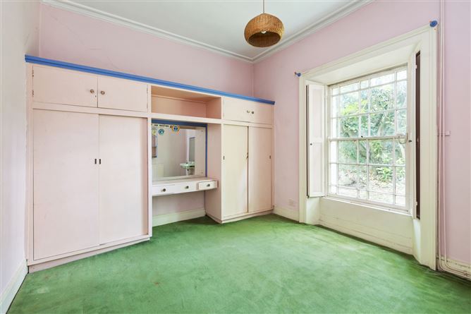 https://photos-a.propertyimages.ie/media/5/3/7/5001735/b208bd52-3cdd-4116-9c17-41552da78468_l.jpg