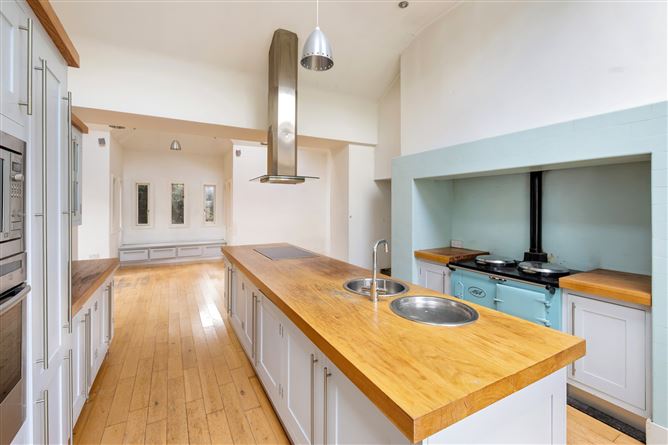 https://photos-a.propertyimages.ie/media/5/3/7/5001735/b208bd52-3cdd-4116-9c17-41552da78468_l.jpg