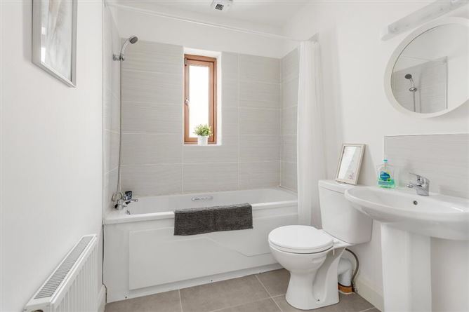 18 Tullyhall Close, Lucan, Dublin