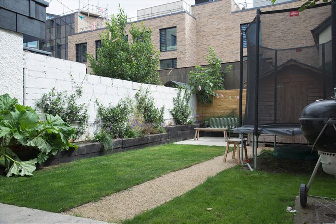 2 Sweeneys Terrace, Dublin 8