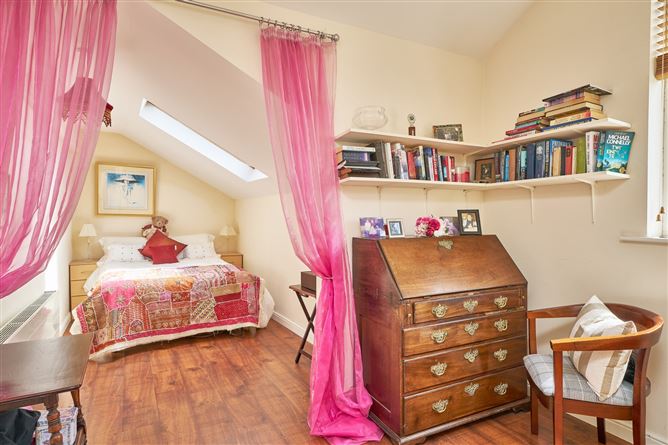 38 The Crescent Robswall , Malahide, County Dublin
