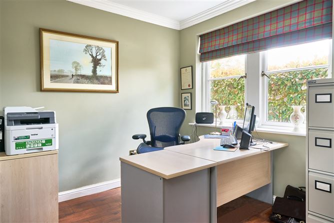 38 The Crescent Robswall , Malahide, County Dublin