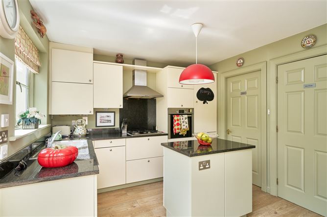 38 The Crescent Robswall , Malahide, County Dublin