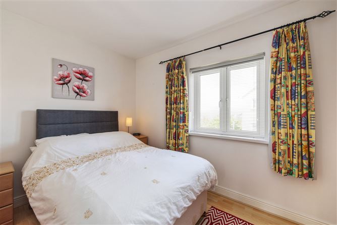 5 The Crescent, Robswall, Malahide, Co. Dublin