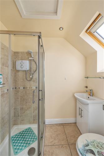 5 The Crescent, Robswall, Malahide, Co. Dublin