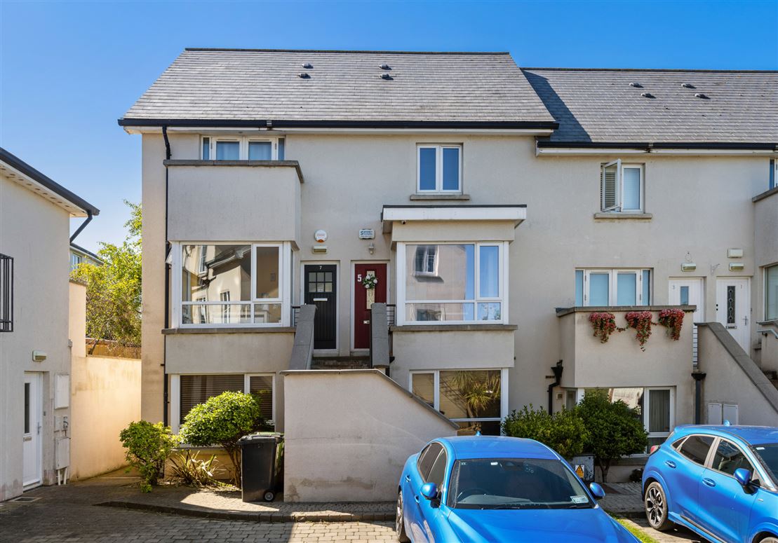 5 The Crescent, Robswall, Malahide, Co. Dublin