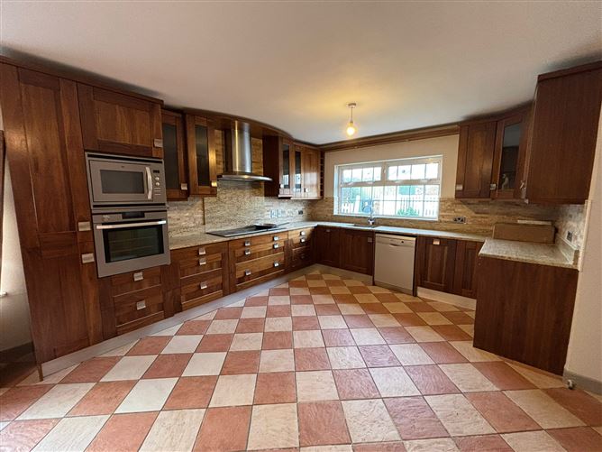 Hole In The Wall Road, Dublin 13