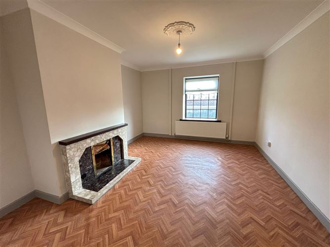 Hole In The Wall Road, Dublin 13