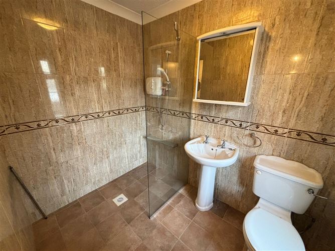 Hole In The Wall Road, Dublin 13