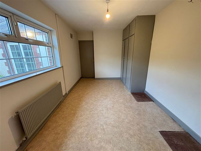 Hole In The Wall Road, Dublin 13