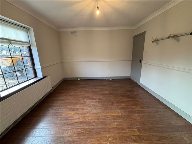 Hole In The Wall Road, Dublin 13