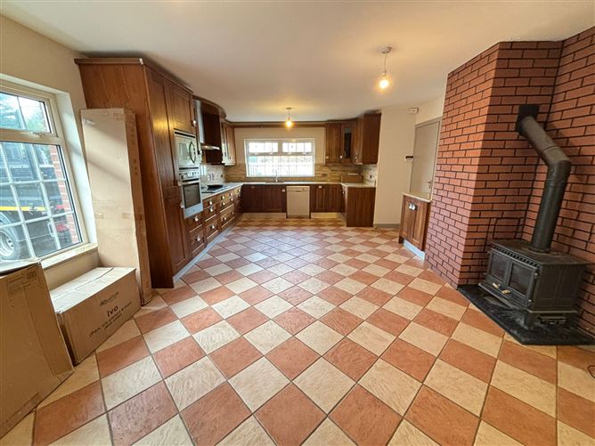 Hole In The Wall Road, Dublin 13