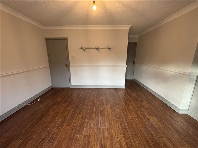 Hole In The Wall Road, Dublin 13