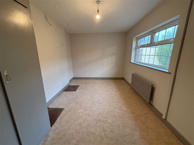 Hole In The Wall Road, Dublin 13