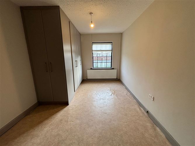 Hole In The Wall Road, Dublin 13