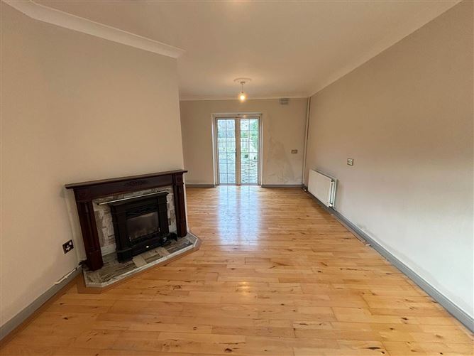 Hole In The Wall Road, Dublin 13