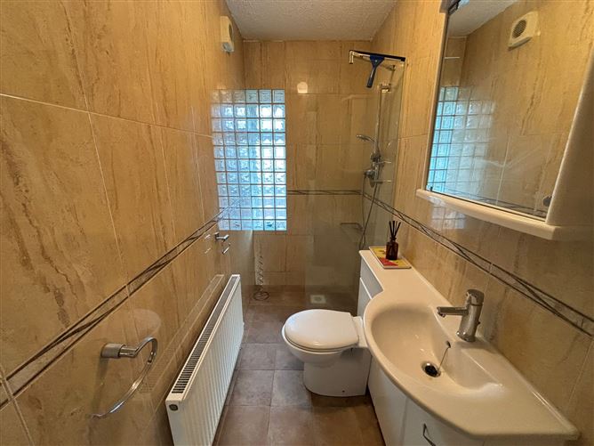 Hole In The Wall Road, Dublin 13