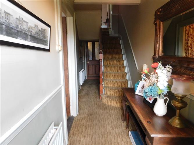 7 Roseneath Villas, Military Road, St Lukes, Cork