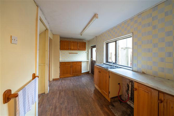 2 Pearse Terrace, Westport, Mayo