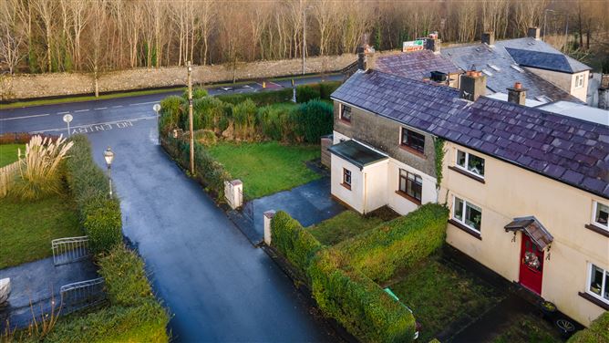 2 Pearse Terrace, Westport, Mayo