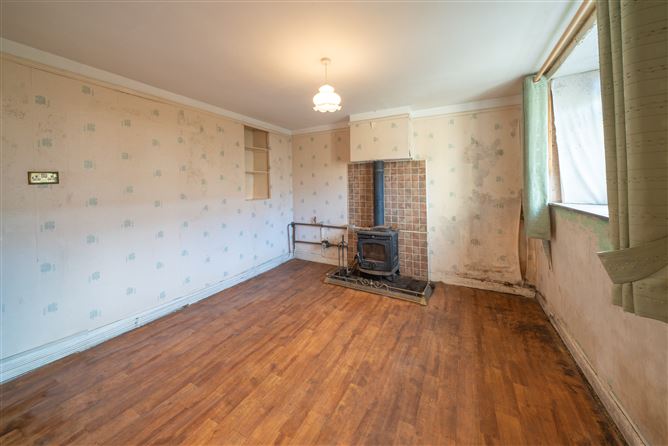 2 Pearse Terrace, Westport, Mayo