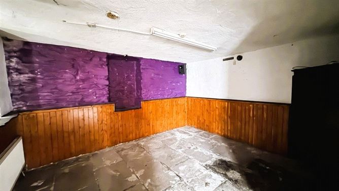 Former Bar, The Bridge Bar, 1 New Street, Macroom, Cork
