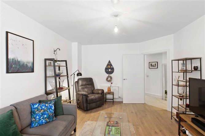 28 Shackleton Crescent, Lucan, Co. Dublin
