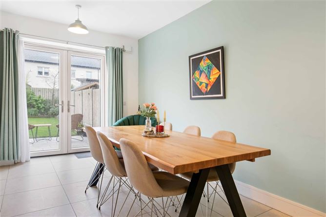 28 Shackleton Crescent, Lucan, Co. Dublin
